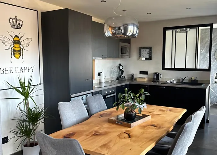 La Reine Appartement Pour Deux Personnes Avec Magnifique Vue Et Jacuzzi