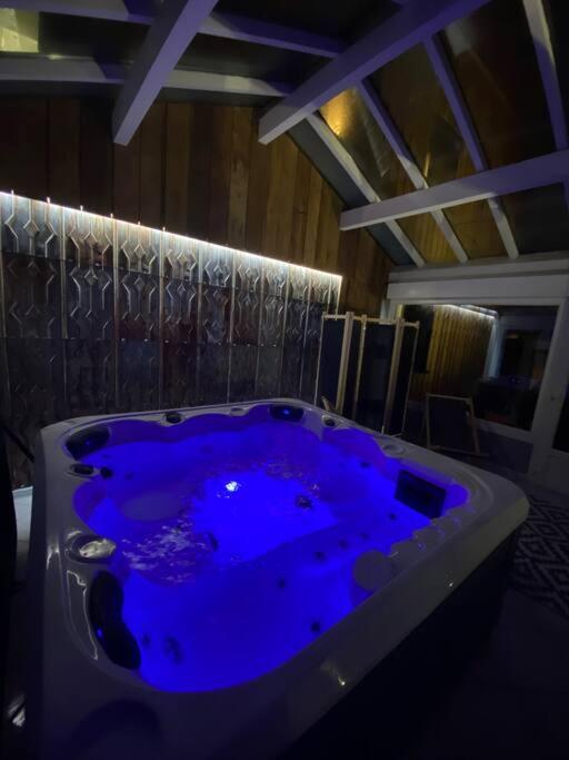 La Reine Pour Deux Personnes Avec Magnifique Vue Et Jacuzzi Apartment Gerardmer