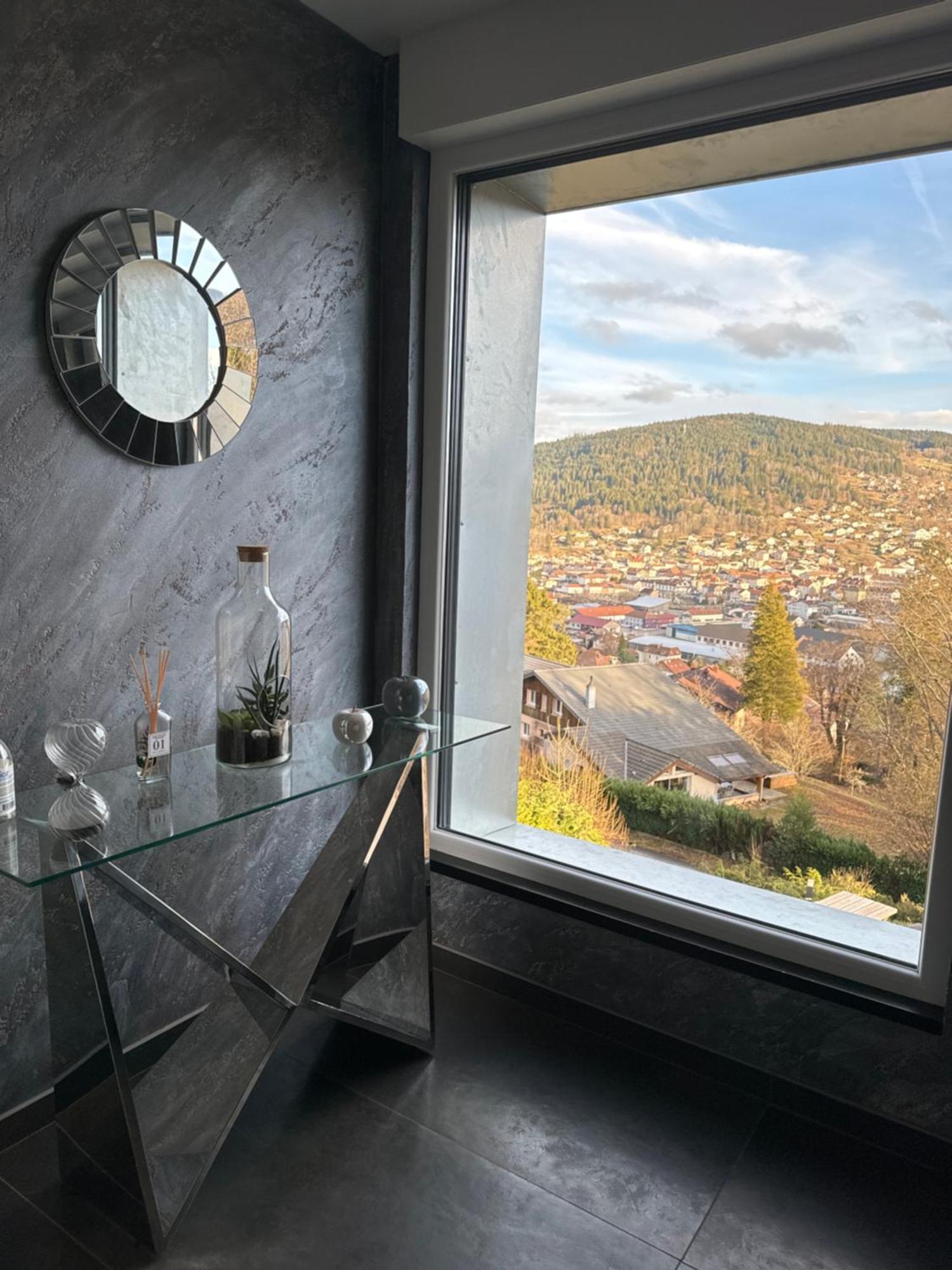 La Reine Pour Deux Personnes Avec Magnifique Vue Et Jacuzzi *